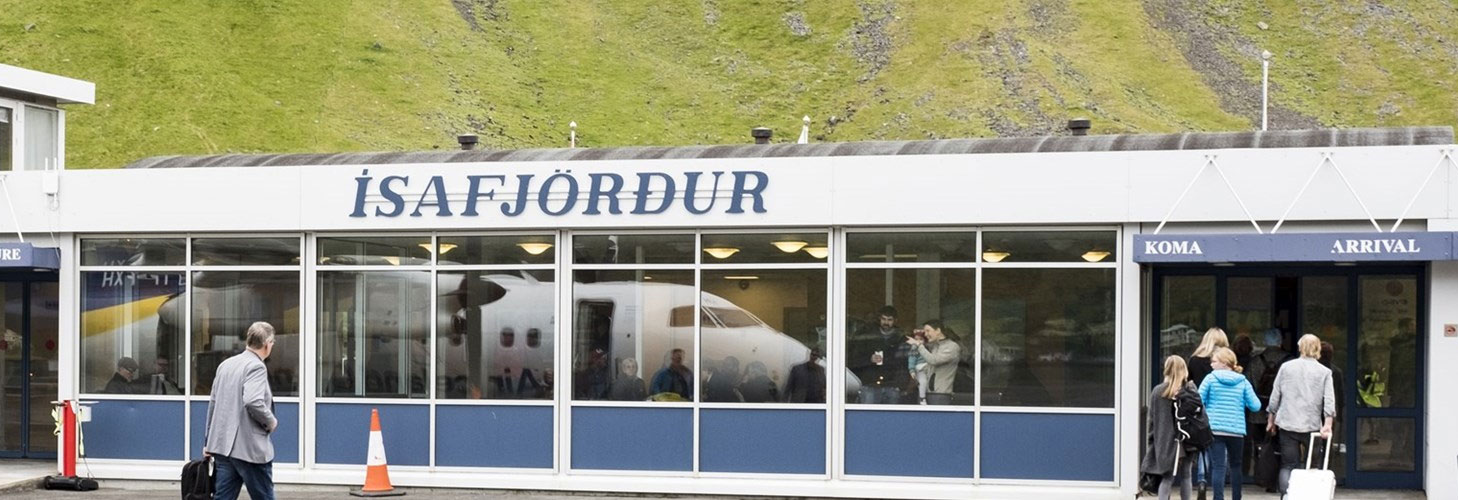 Ísafjörður's airport ©innanlands flugvellir