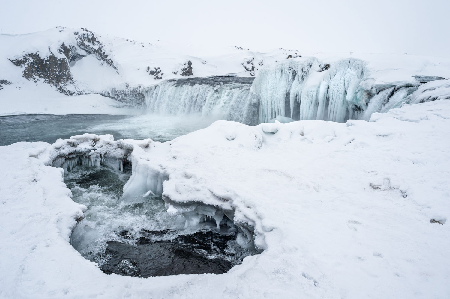 Photographier la cascade de Godafoss gelée